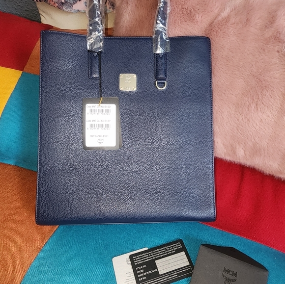 FLASH SALE!!! MCM AREN LEATHER TOTE CROSSBODY NEW WITH TAGS!! - Picture 8 of 11